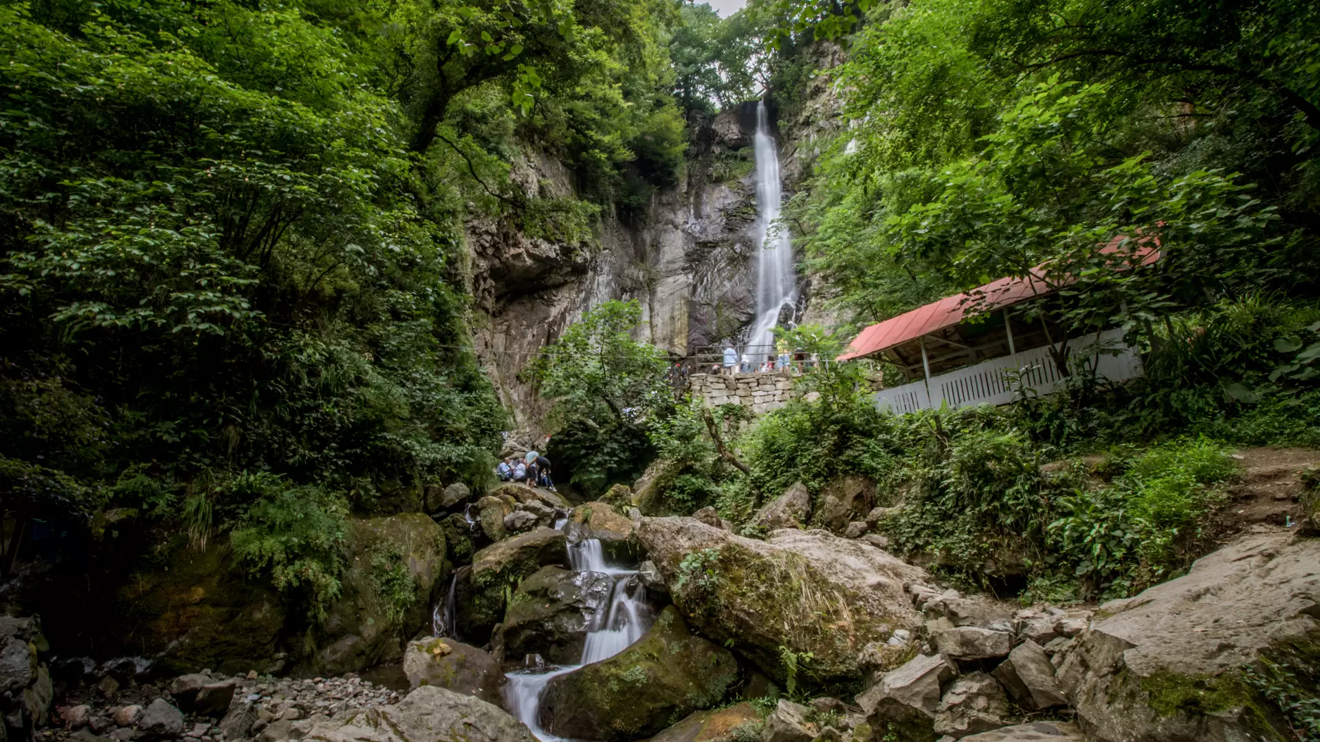 Водопад Махунцети